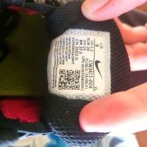 Nike air sports shoes